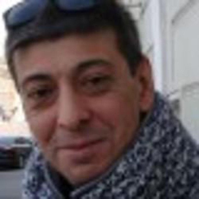 alt=